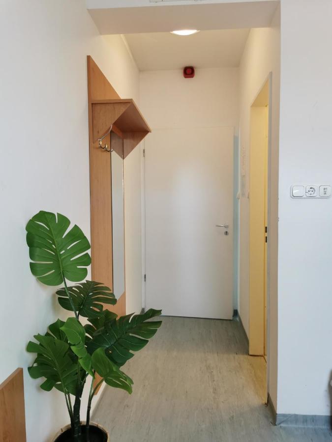 Hid Ifjusagi Szallo Hostel Dunaujvaros Exterior photo